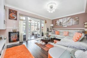 Docklands Stay, Room in Modern Spacious House - Near Excel Centre, City Airport, UEL,Sleeps 2
